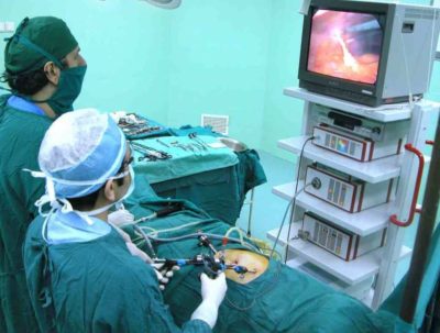 Laparoszkópos veseciszta műtét