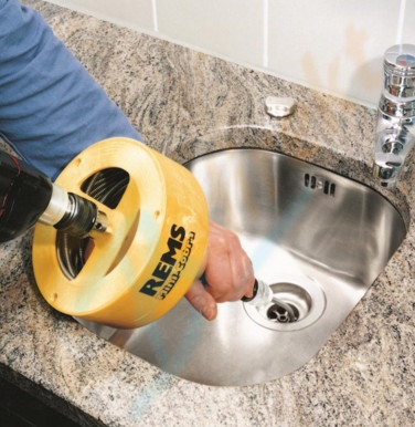 Чим очистити каналізаційні труби будинку своїми руками