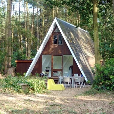 Каркасний будинок типу «курінь» проект з фото і опис будиночка для маленької дачі