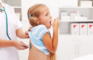 У дитини не проходить вологий кашель без температури уже 2 тижні