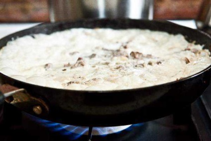 Бефстроганов - рецепт сучасної домашньої кухні з фото