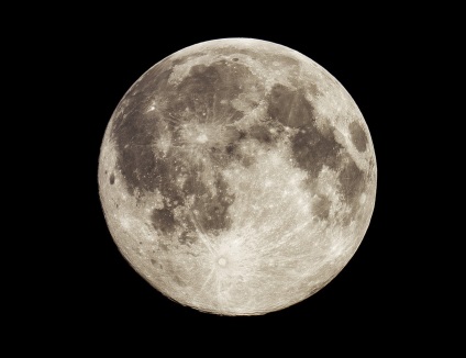 Як сфотографувати місяць в «суперлуніе»