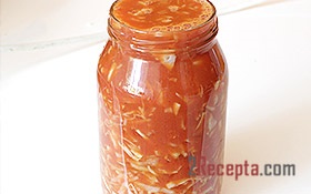 Капуста в томатному соку на зиму - покроковий рецепт з фото