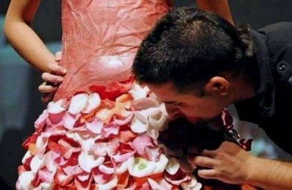Романтичне плаття з троянд - ярмарок майстрів - ручна робота, handmade