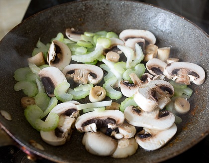 Як приготувати соте з курки з грибами - перевірений покроковий рецепт з фото на смачне блозі