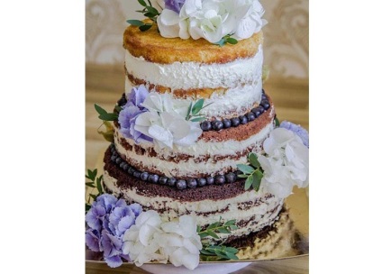 Порівнюємо ціни весільні торти на замовлення у Владивостоці, просто є