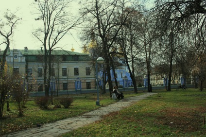 Володимирська гірка, куди піти, що подивитися, де відпочити в киеве