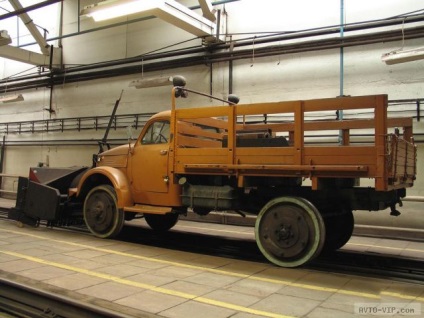 Локомотив автомобіль локомобіль - незвичайні машини