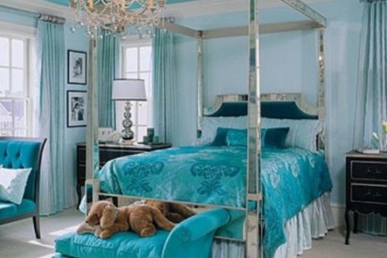 Спальні в стилі гламур