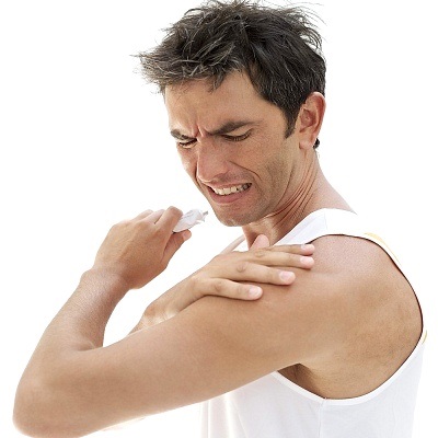 Забій плеча при падінні (не піднімається рука) лікування