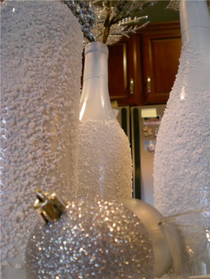 Як зробити ефект снігу на простий скляній пляшці