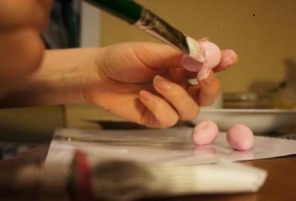 Як прикрасити великодні яйця в пастельних тонах