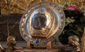 Хто і навіщо розділяє мощі святих на «частки», православна парафія храму святителя Миколая