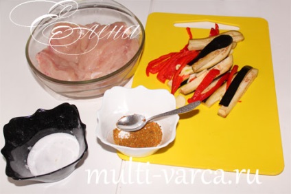 Курячі рулетики з філе з овочевою начинкою з болгарського перцю і баклажанів в мультиварці на пару