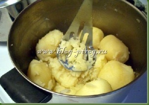 Курячий суп пюре з картоплі і грибів