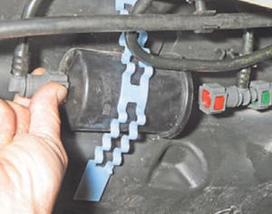 Renault logan зняти заміна ремонт заміна паливного фільтра рено логан