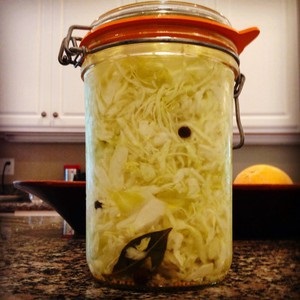 Рецепти консервування капусти під залізну кришку на зиму і маринована капуста в розсолі