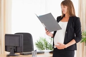 Як розрахувати декретні виплати розрахунок відпустки у зв'язку з вагітністю та пологами, виплати при виході у декрет