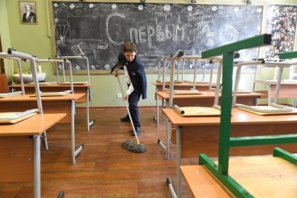 Знову в тренді васильева запропонувала повернути прибирання в школі