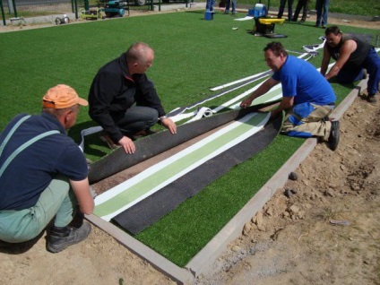 Технологія укладання штучної трави на кладовищі і для футбольного поля