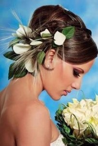 Зачіски з живими квітами - образ нареченої, разом поруч