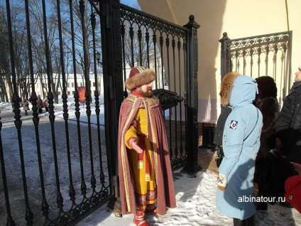 Новгородський кремль дитинець в великому Новгороді і софійський собор пам'ятка і фото