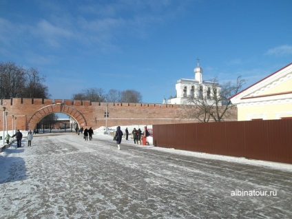 Новгородський кремль дитинець в великому Новгороді і софійський собор пам'ятка і фото