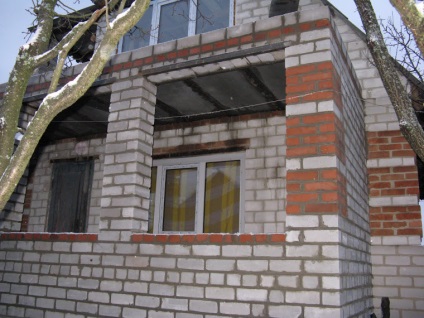 Прибудова до будинку на дачі - зведення стін
