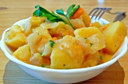 Рецепт соте з картоплі і капусти в сметанному соусі покроковий з фотографіями