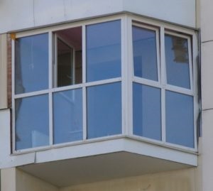 Які вікна краще ставити на балкон розсувні або орні