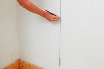 Як клеїти шпалери на стіни