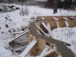 Чи можна заливати фундамент взимку, як утеплити основу будинку, заливка розчину для стрічкового