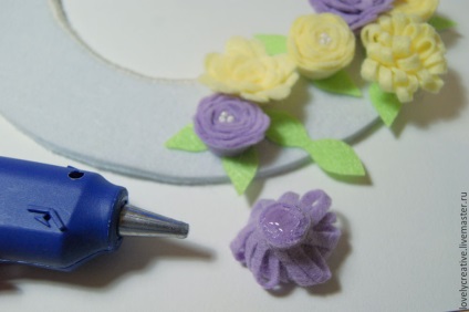 Шиємо круглу фоторамку з весняними квітами з фетру - ярмарок майстрів - ручна робота, handmade
