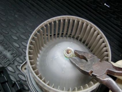 Заміна салонного фільтра і чистка моторчика пічки на chevrolet lacetti
