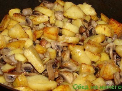 Смажена картопля з грибами, обід з нічого