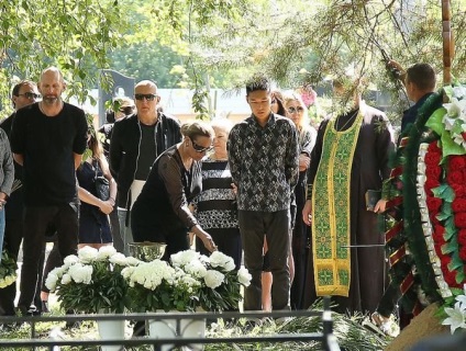 Олега яковлева поховали через 39 днів після смерті