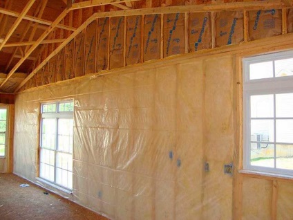 Пароізоляція для стін дерев'яного будинку - монтаж і вибір матеріалу