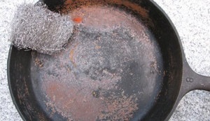 5 Способів, як в домашніх умовах видалити нагар зі сковороди, жіночий інтернет-журнал