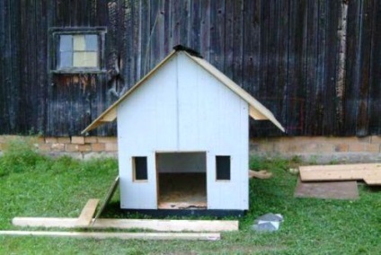 Як зробити будку для собаки швидко і дешево