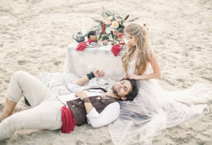 Камерна річна весілля Алли і сергея в стилі богемний шик на пляжі