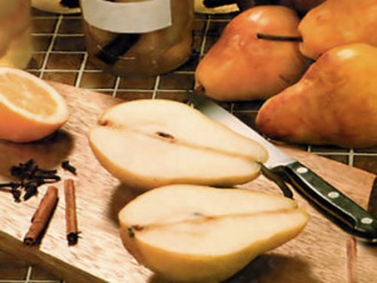 Компот з груш на зиму - рецепти приготування напою з домашніх груш і дички, з лимонною