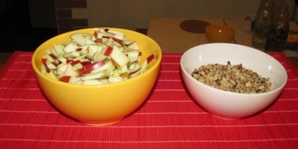 Штрудель з яблуками класичний і інші рецепти з фото
