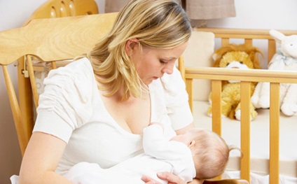 Годування новонароджених грудним молоком, переваги грудного вигодовування