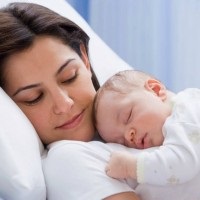 Годування новонароджених грудним молоком, переваги грудного вигодовування