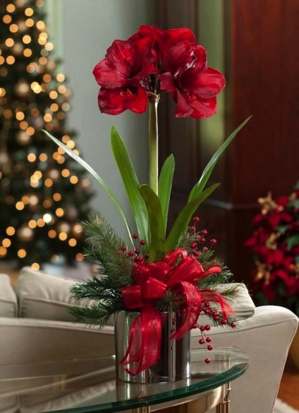 Ніжні квіти на колючих гілках незвичайні прикраси новорічних ялинок - ярмарок майстрів - ручна