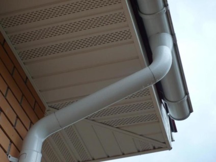 Водостоки для дахів конструкція, різновиди та фотоприклади, розрахунок і установка водостічної системи