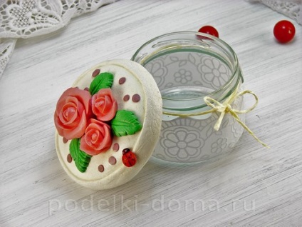 Декор скляній баночки трояндами із солоного тіста, коробочка ідей і майстер-класів