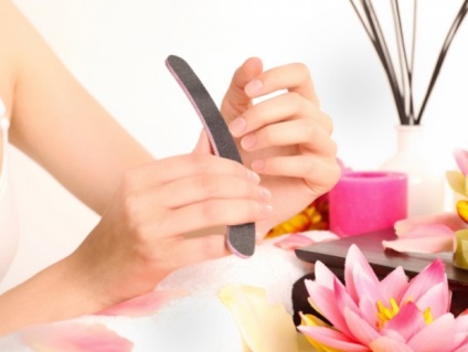 6 Способів як відбілити нігті в домашніх умовах - майстер манікюру