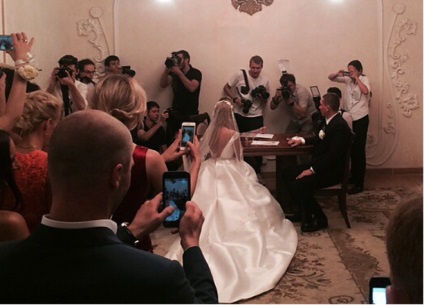 Бородіна вийшла заміж 2015 року, фото і відео 3 липня плаття нареченої, відомі гості, ніж пригощали, торт,