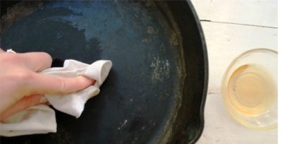 Як очистити сковорідку від нагару і не пошкодити її чистимо сковорідки з різних матеріалів